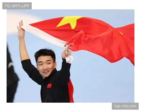 高亭宇居然是训练场上最拼的那个,走出门像没睡醒到底啥反差? 高亭宇居然是训练场上最拼的那个,走出门像没睡醒到底啥反差?